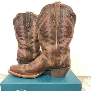 Women’s Ariat Western Cowgirl Boots
